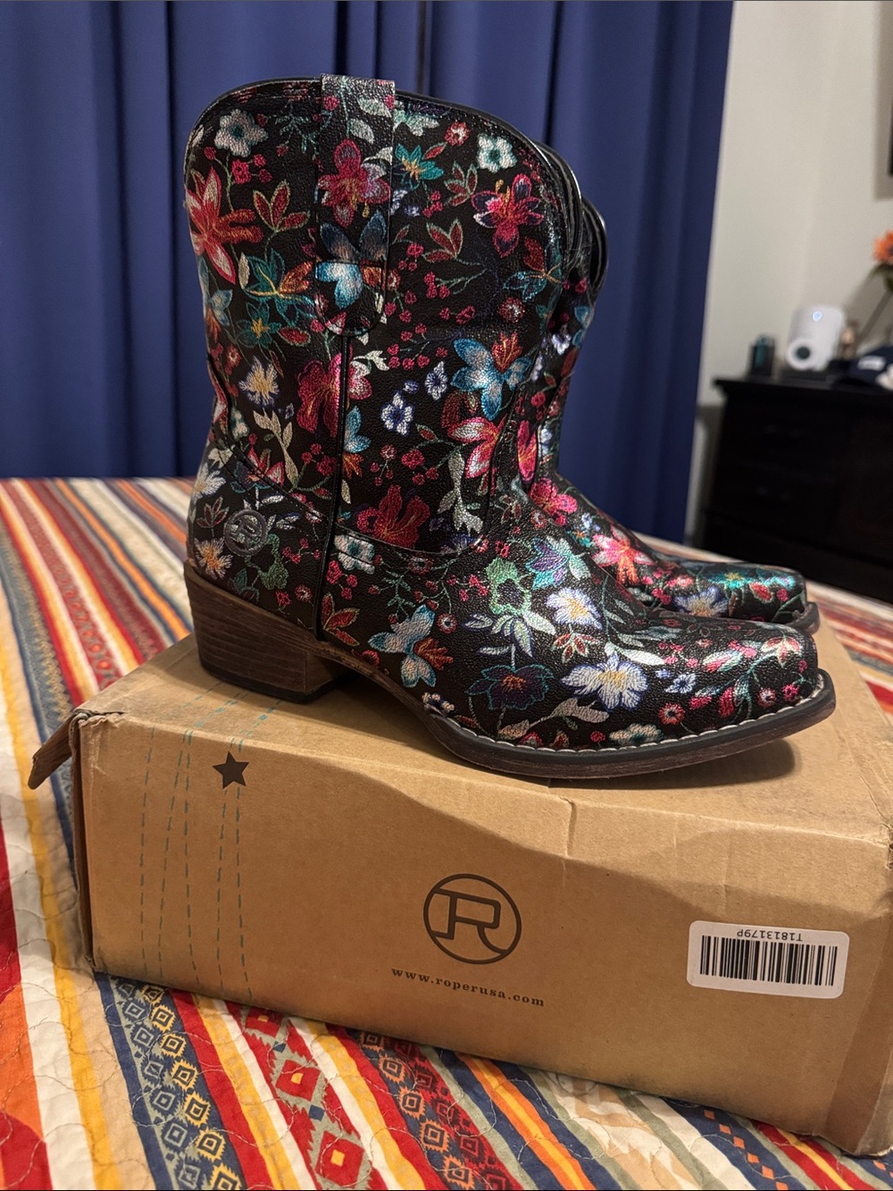 Roper Women's Black Floral Embroidered Western Ankle Boots